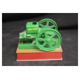 1:16 Ertl John Deere Battery Operated Hit & Miss