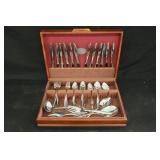 Oneida Deluxe Stainless Flatware Set