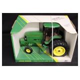 1:16 Ertl John Deere 7800 Row Crop Tractor w/Duals