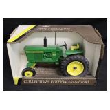 1:16 Ertl John Deere 1960 3010 Diesel Tractor