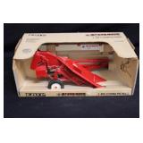 1:16 Ertl McCormick 1-PR Corn Picker