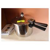 Presto Stovetop Pressure Cooker