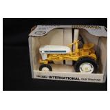 NIB Ertl 1:16 International Cub Tractor