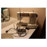 White Sewing Machine w/pedal