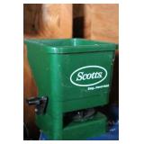 Scotts Easy Hand-Held Lawn Spreader
