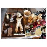 Figurines & Collectables