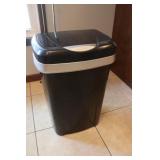 Hefty Trashcan
