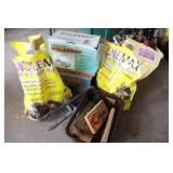 Mole Repellent & Traps