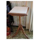 Orante Oak Plant Stand