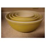 Nesting Pyrex Bowl Set