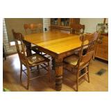 Beautiful 5 leg Oak Dining Table & Chairs
