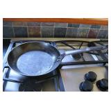 DE Buyer Cast Irom Skillet