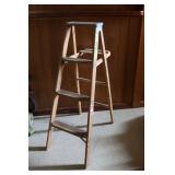 Wood 4' Step Ladder