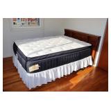 Like New Queen Pillowtop  Bed