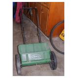 Scotts 1000 Lawn Spreader