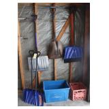 Snow Shovels, Scoops & Crates