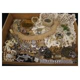 Nice Lot of Vintage Jewelry