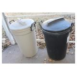Rubbermaid Poly Trash Cans