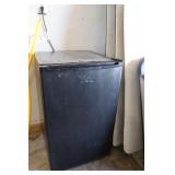 Hisense Apartment Size Refrigerator