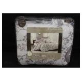New Full Size Comforter Set