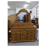 Vineyard 10 Drawer Dresser w/ Mirror