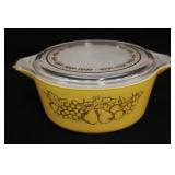 Vintage Pyrex Old Orchard 2 1/2qt Covered