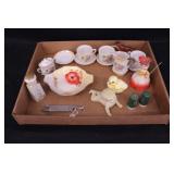 Salt & Peppers Figurines & collectibles