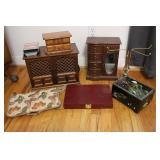 Jewelry Boxes & Jewelry Stands