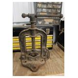 Chicago No. 2 Pipe Vise