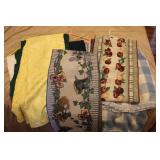 Table Runners & Table Cloths