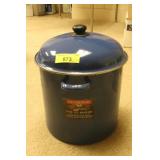 16 Qt. Blue Graniteware Stock Pot