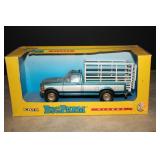 NIB Ertl Big Farm Pickup 1:32 Die Cast Metal