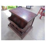 End Table/Magazine Rack