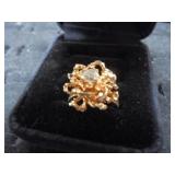 14K Gold flower ring with diamond