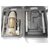 12 ton Bottle jack in case