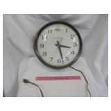Vintage General Electric wall clock