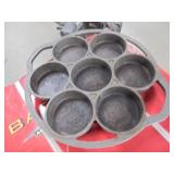 Lodge Cast Iron Buscuit Pan