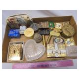 Flat of vintage items