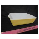 Vintage Pyrex baking dish