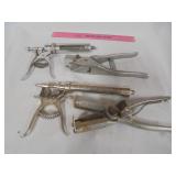 Cattle vaccination tools