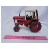 International 1586 metal toy tractor
