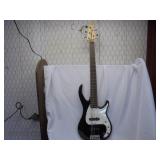 Peavey 5 string bass w/ case