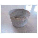 Vintage Wash Tub with Scallped bottom