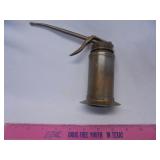 Metal oil can