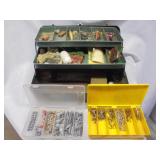 Vintage metal tackle box w / assorted tackle