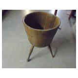 Sewing bucket stand (no lid)