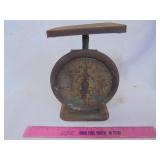 Vintage Pelouze scale
