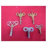 Lot of 5 vintage clock keys