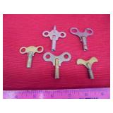 Lot of 5 vintage clock keys