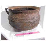 Cast Iron 3 legged pot